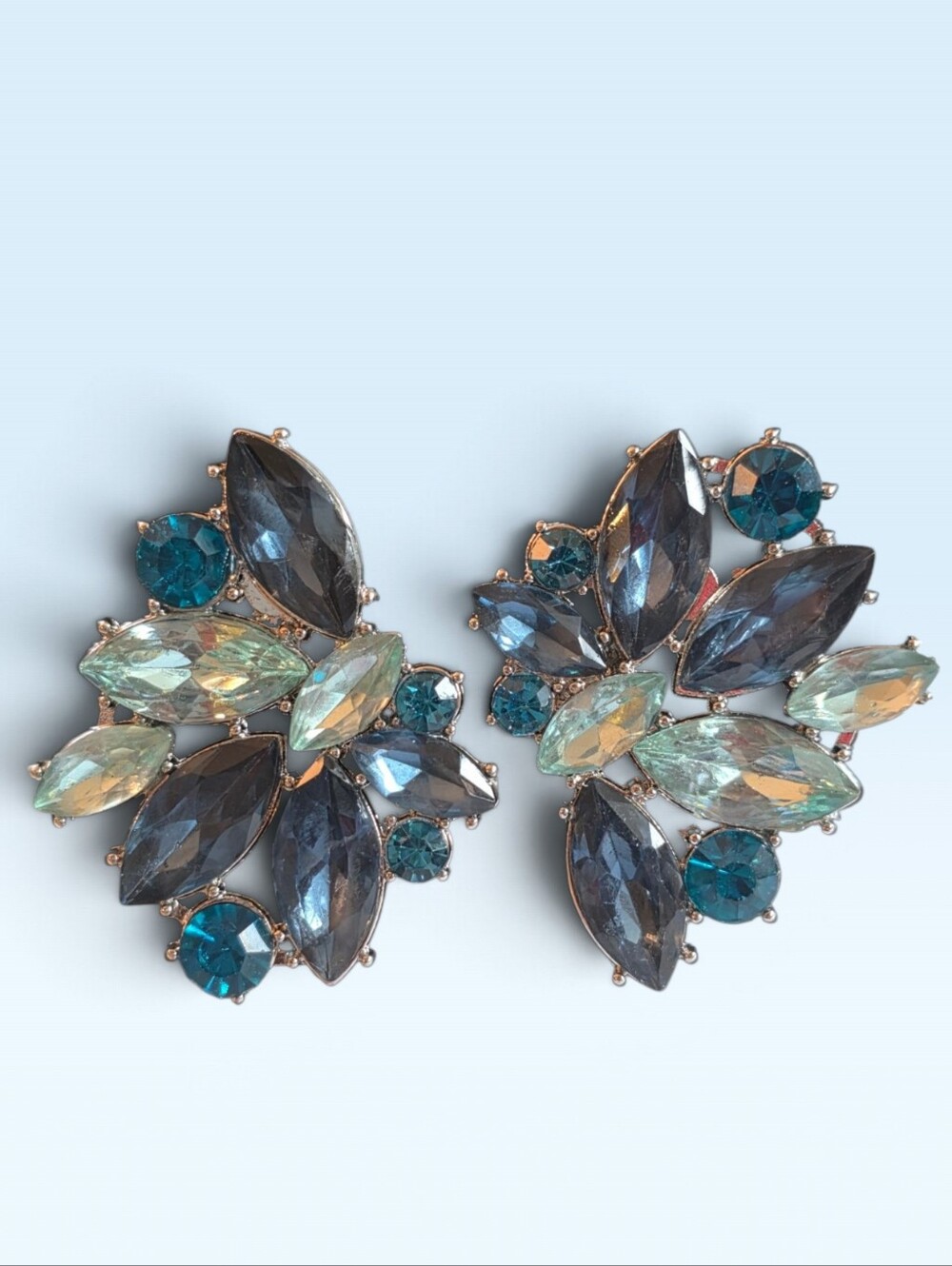 I.N.C. MACY'S, Blue Crystal Cluster Statement Earrings. NWT, Extra Rhinestones